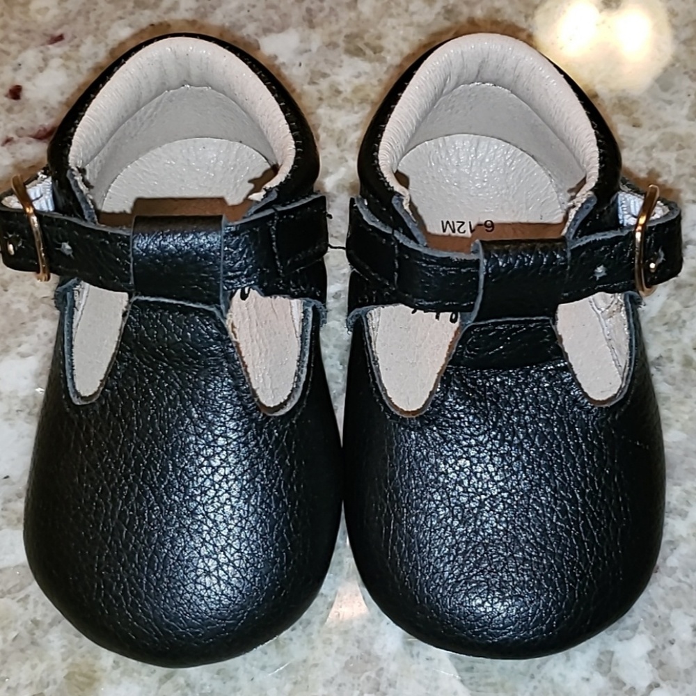 Black T straps